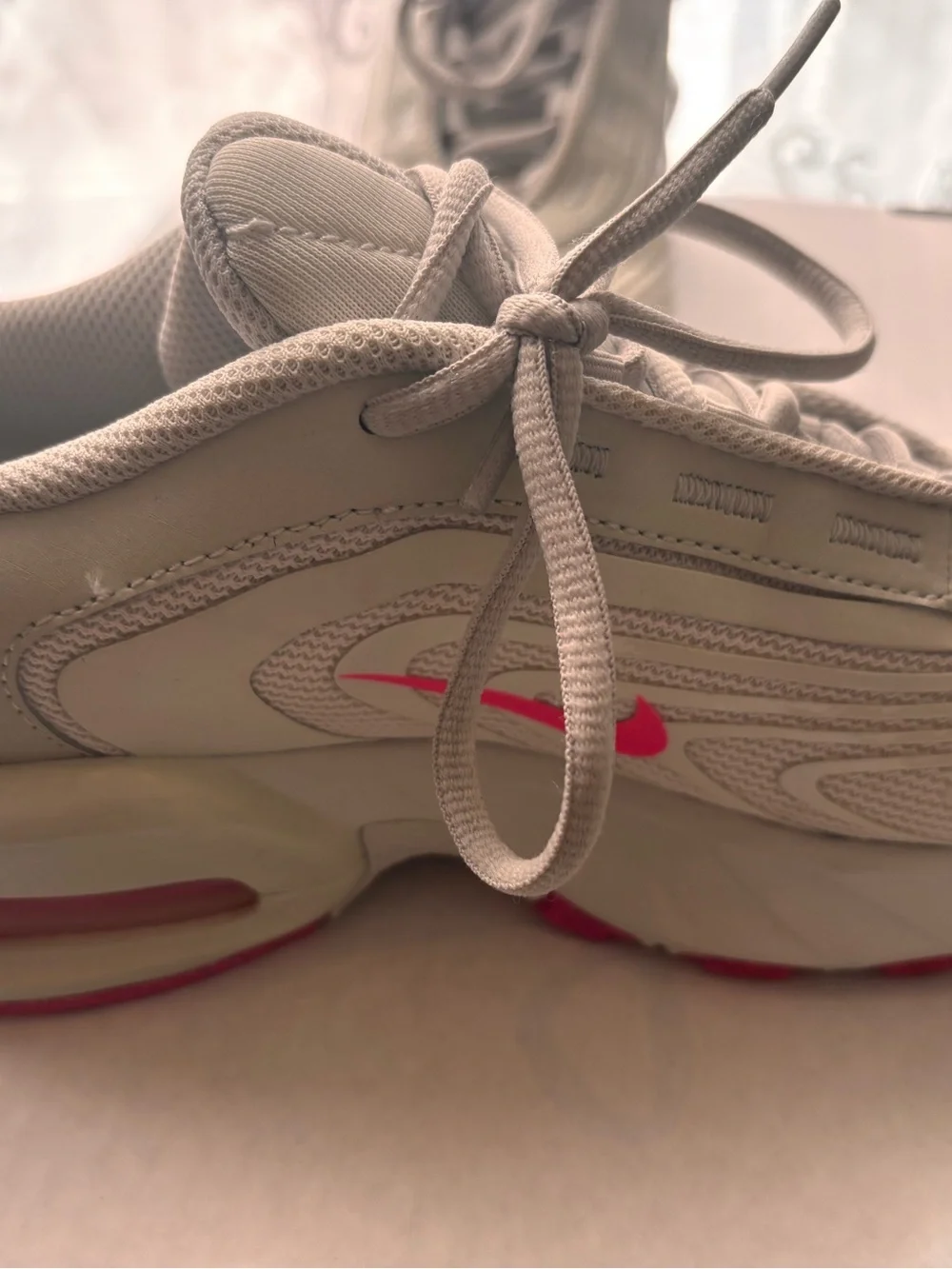 Nike Air Max Fire  Phantom/Light Bone/Hyper Pink size 6
